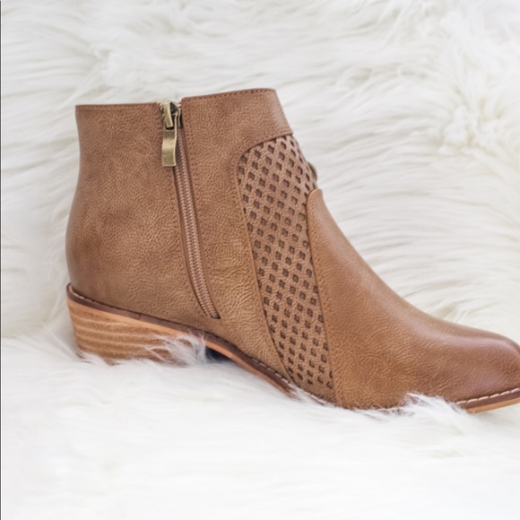 Camel Ankle Booties with Open Slit - Picture 9 of 11